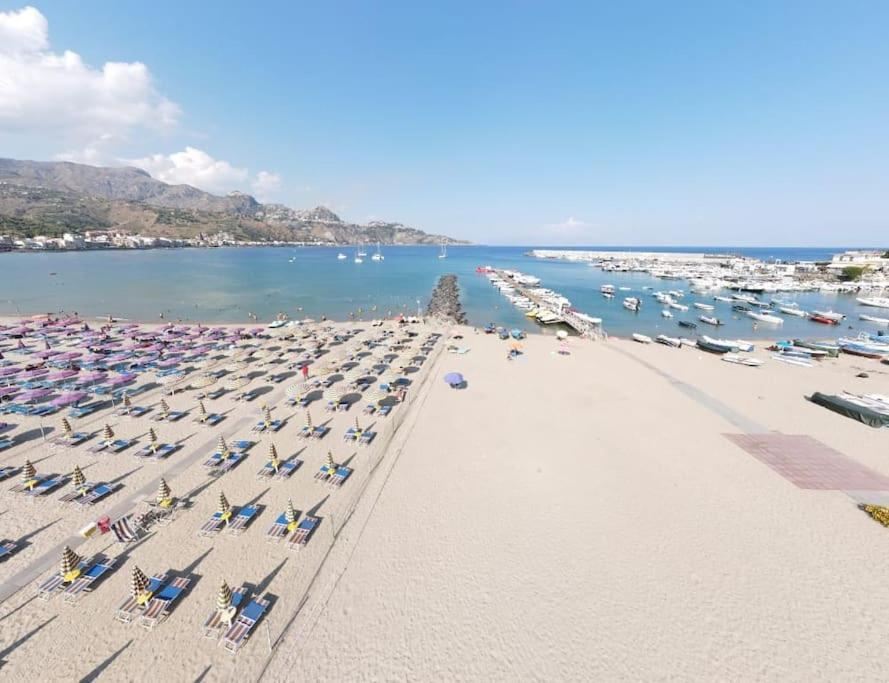Kalaskiso' Giardini-Naxos Buitenkant foto