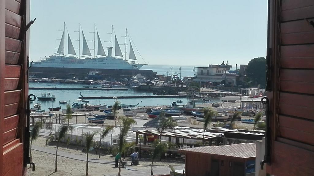 Kalaskiso' Giardini-Naxos Buitenkant foto
