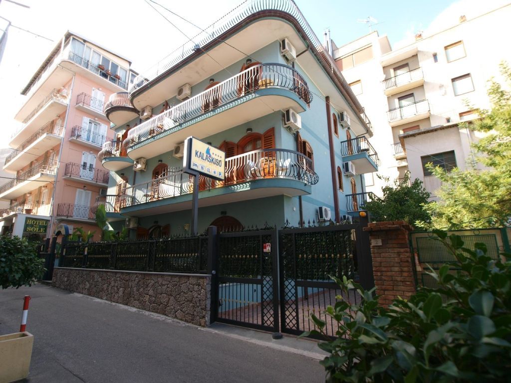 Kalaskiso' Giardini-Naxos Buitenkant foto